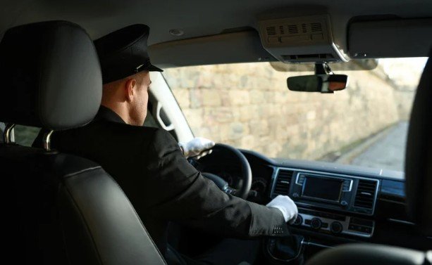 Why Private Airport Transfers Beat Rental Cars and Rideshares