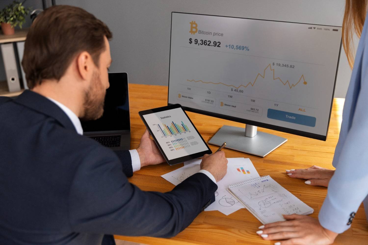 How Asset Finance Brokers Simplify Business Investments