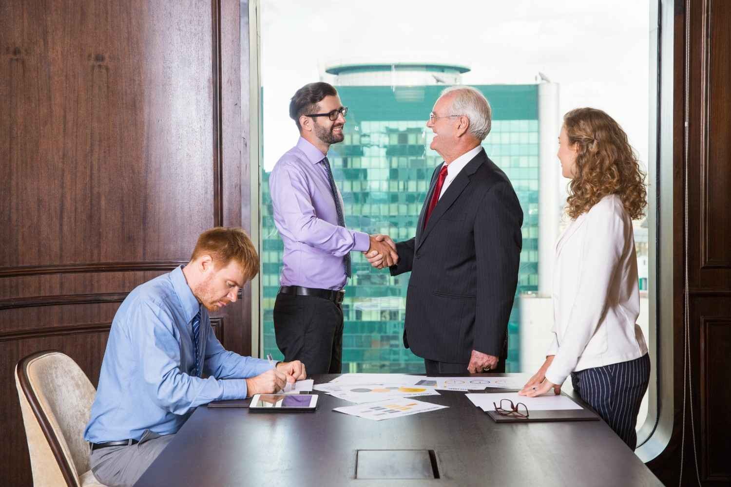 Benefits of Professional Auction Bidding Services
