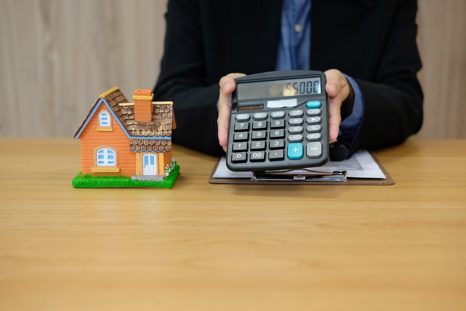 How to Use a Home Equity Calculator