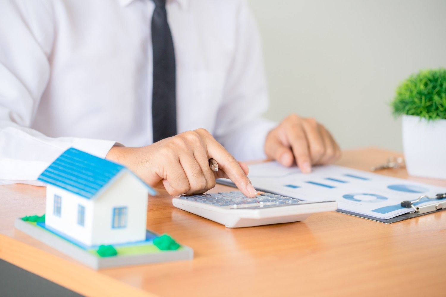 Benefits of Using a Home Equity Calculator
